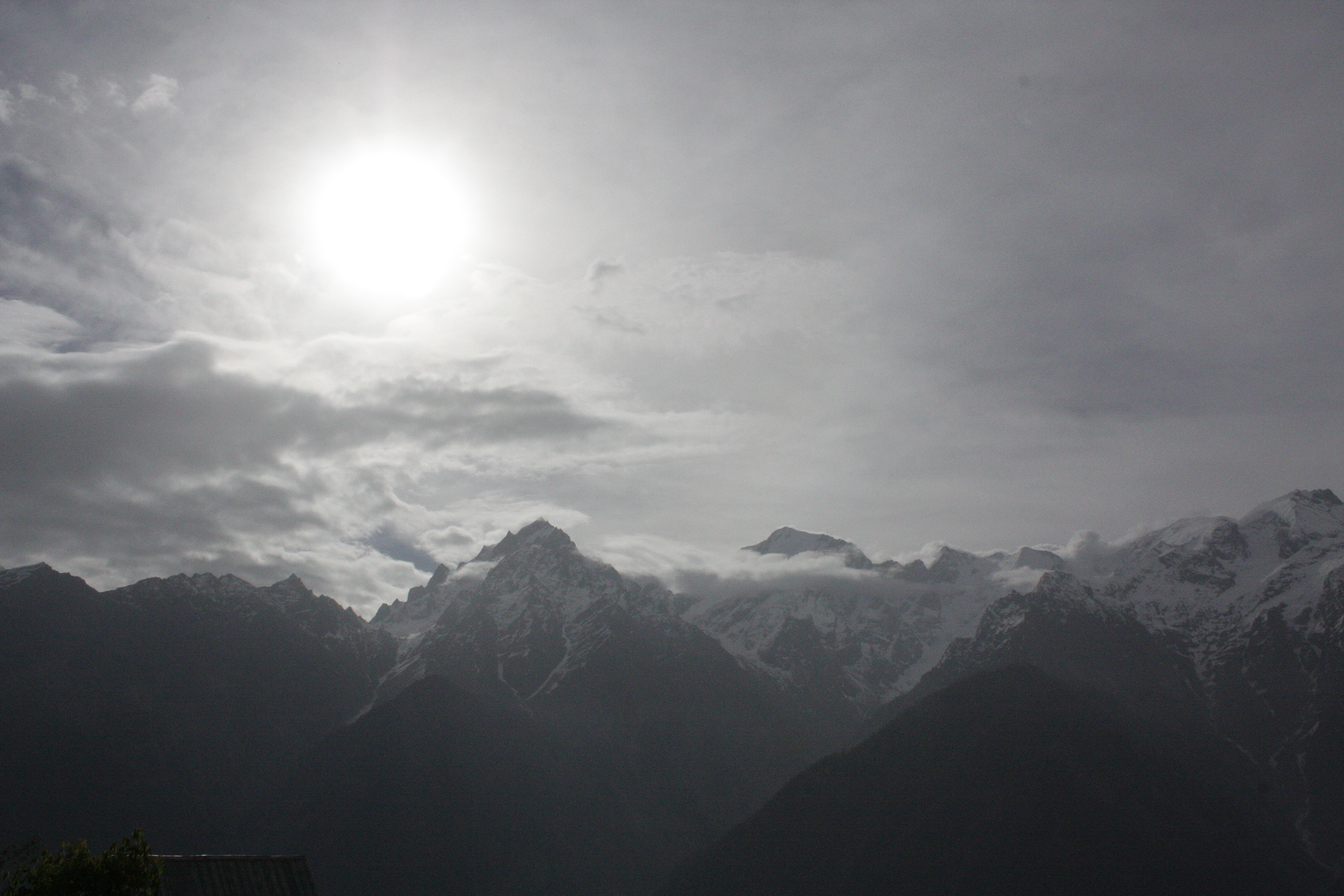 08-The-Sun-Sets-image